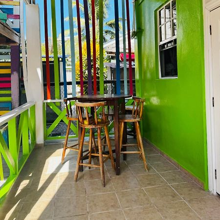 Go Slow Guesthouse Caye Caulker Kültér fotó