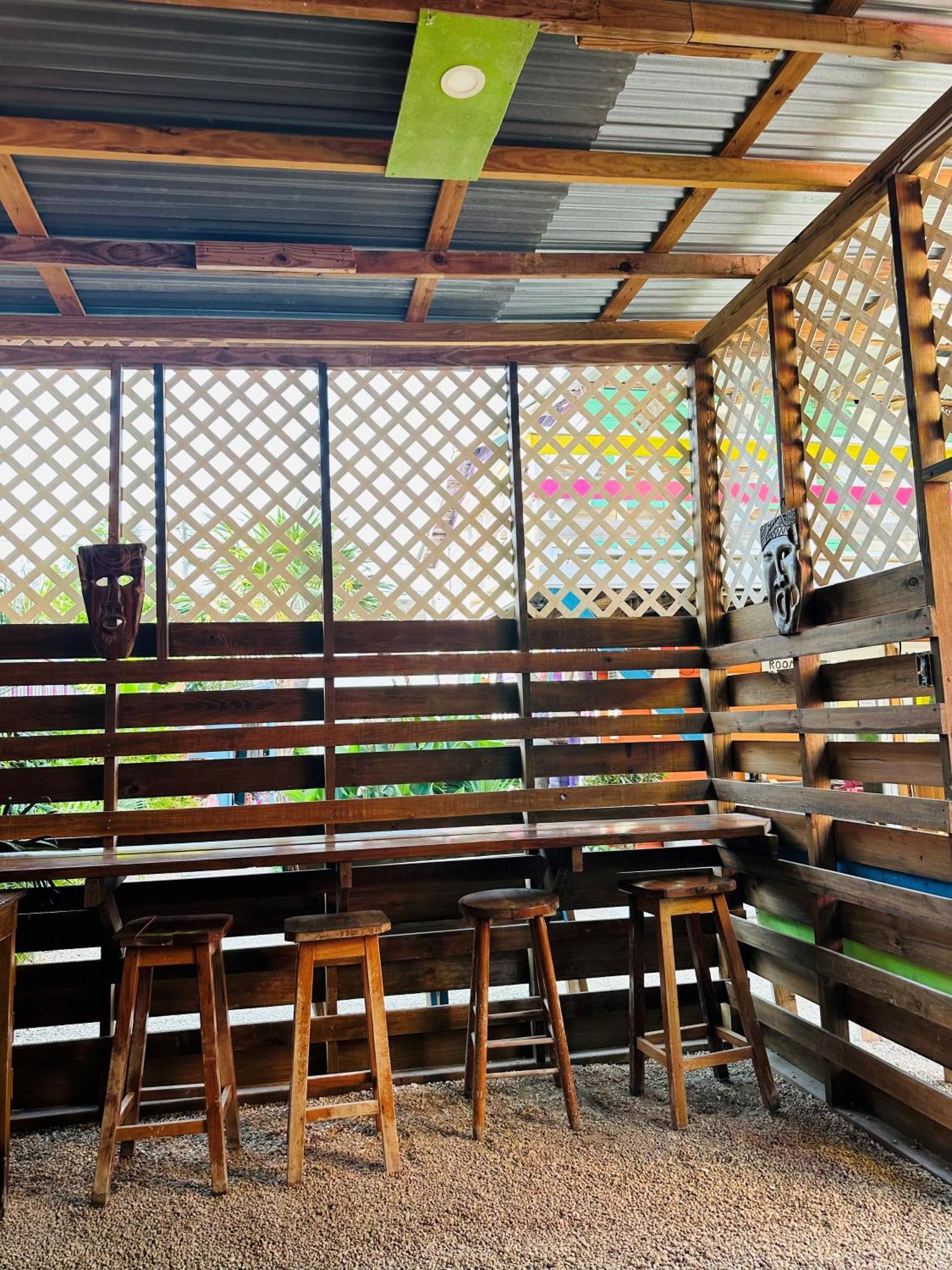 Go Slow Guesthouse Caye Caulker Kültér fotó