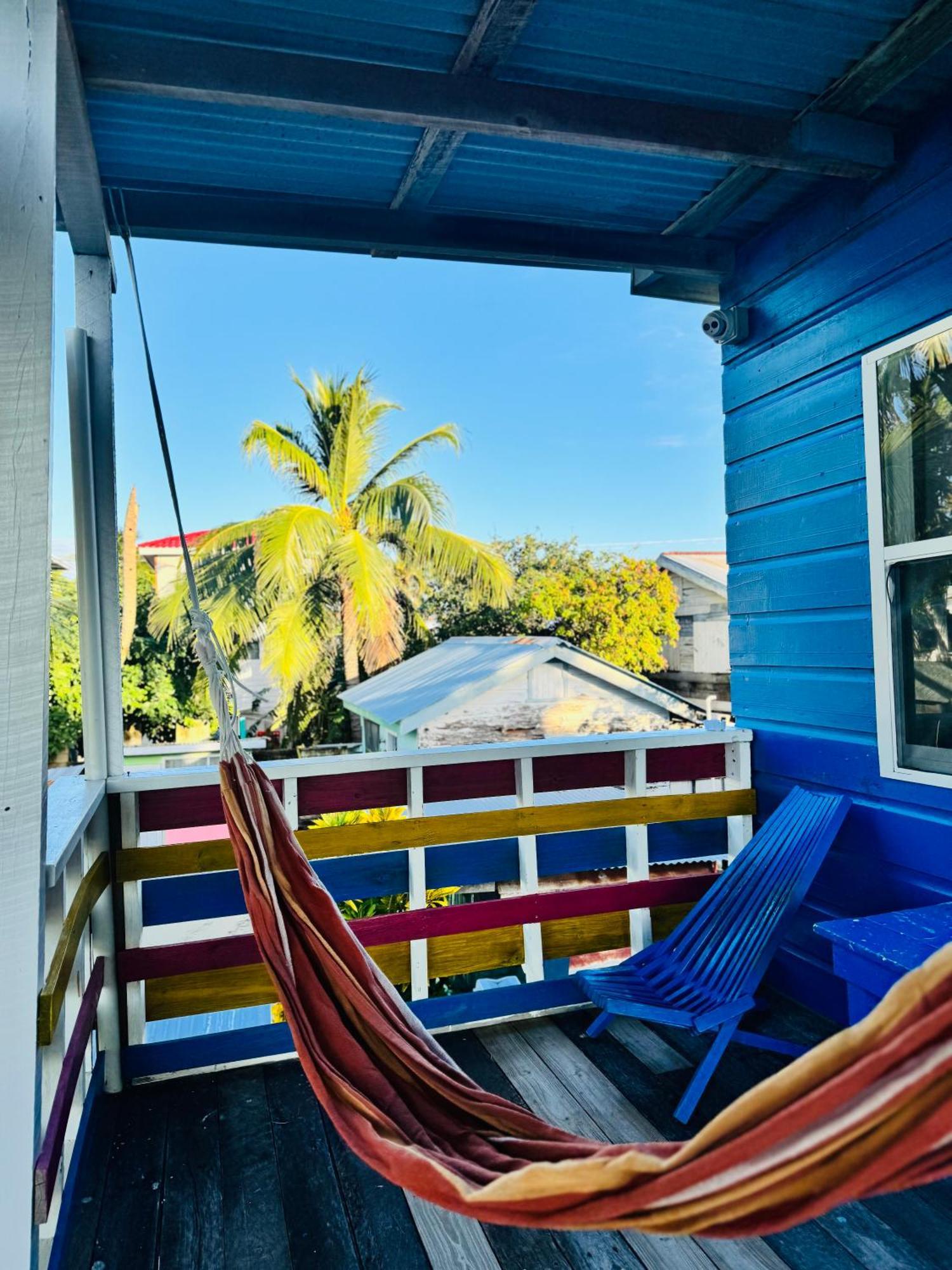 Go Slow Guesthouse Caye Caulker Kültér fotó